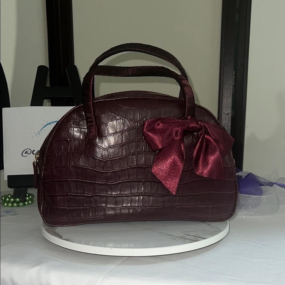Victoria’s Secret Vintage Elegant Maroon Crocodile Pattern Cosmetic Bag w/ Bow